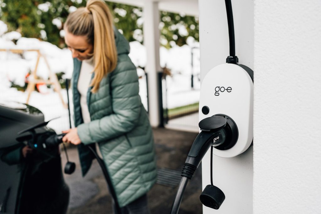 Tesla power supply UK homes – Clean energy innovation
